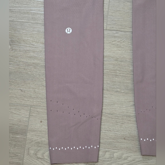 Lululemon Womans Tight Stuff Tight II Size 6 Light Purple-Violet - Picture 8 of 9